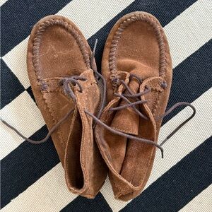 Minnetonka Brown Suede Woman’s Moccasins